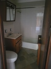 645 Pasadena Ave, Unit 2W in Beecher, IL - Foto de edificio - Building Photo