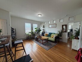 11 Craigie St, Unit 3 in Somerville, MA - Building Photo