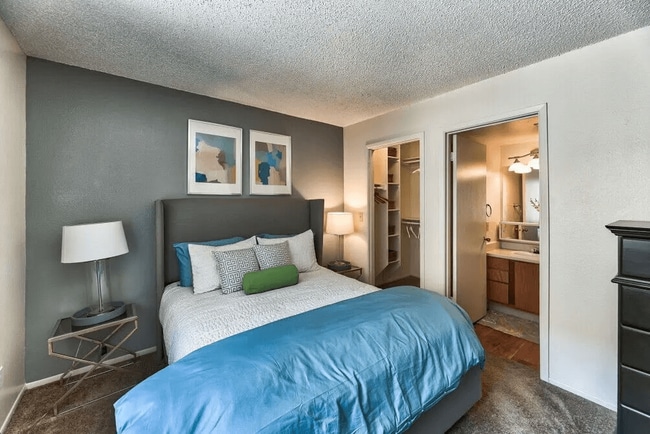 Union Hills Estates in Glendale, AZ - Building Photo - Building Photo