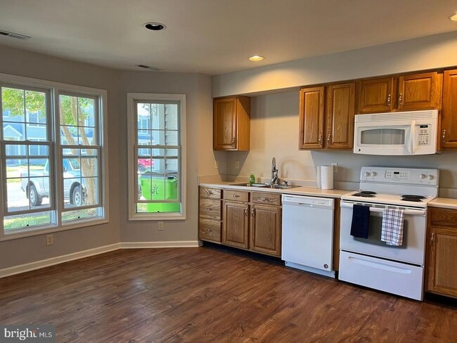 property at 406 S Spinnaker Ln