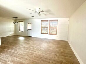 3405 Cuatro Vientos Dr in Laredo, TX - Building Photo - Building Photo