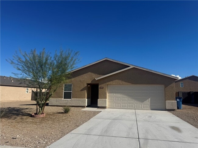 1624 Paige Dr in Bullhead City, AZ - Building Photo - Building Photo