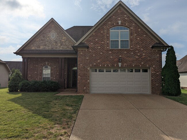 903 Tanager Pl