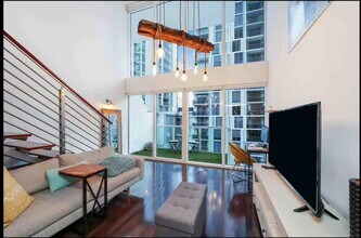 31 SE 5th St, Unit 704 in Miami, FL - Building Photo - Building Photo