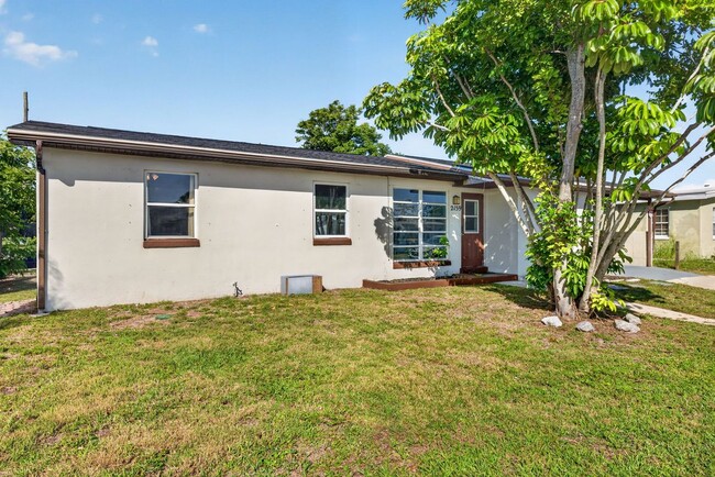 2159 Gerard Ct in Port Charlotte, FL - Building Photo - Building Photo