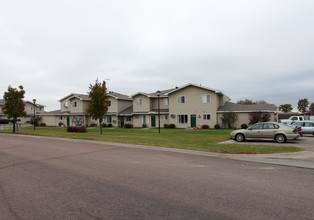 Leighton's Landing Townhomes in Big Lake, MN - Building Photo - Building Photo