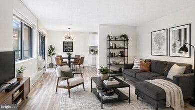 2325 42nd St NW in Washington, DC - Building Photo - Building Photo