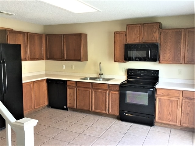 4531 Sherwood Way in San Antonio, TX - Building Photo - Building Photo