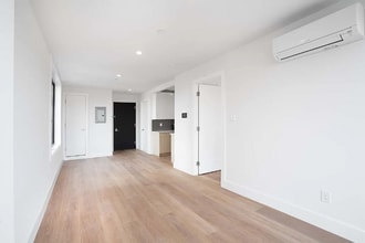 23-33 Astoria Blvd in Queens, NY - Building Photo - Building Photo