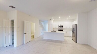 12875 SW 243rd Terrace in Princeton, FL - Building Photo - Building Photo