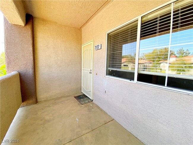 5250 S Rainbow Blvd in Las Vegas, NV - Building Photo - Building Photo