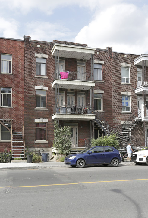 3157-3161 Ontario Rue E in Montréal, QC - Building Photo