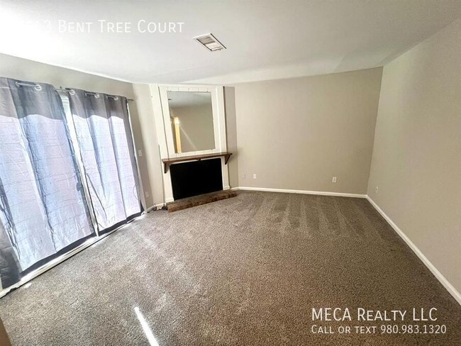 6143 Bent Tree Ct in Charlotte, NC - Building Photo - Building Photo