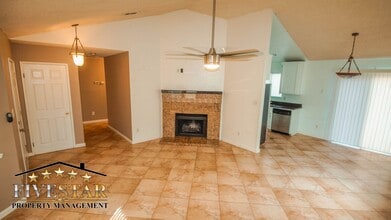 4601 Connecticut Way in Bakersfield, CA - Building Photo - Building Photo
