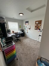 1860 SW Sharpshinned Ave in Mountain Home, ID - Foto de edificio - Building Photo