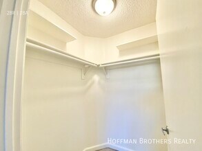 860 S Ardmore Ave, Unit 308 in Los Angeles, CA - Building Photo - Building Photo