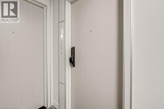 3210 Dakota Cmn in Burlington, ON - Building Photo - Building Photo