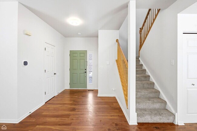 487 W Hamlin Ln in Round Lake, IL - Building Photo - Building Photo