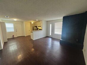 2201 Leah Cove-Unit -B in Austin, TX - Building Photo - Building Photo