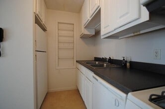 1750 N Marywood Ave, Unit 413 in Aurora, IL - Foto de edificio - Building Photo