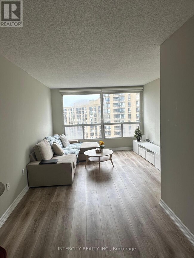 5-2105 Concorde Pl in Toronto, ON - Building Photo - Building Photo
