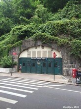 225 Bennett Ave in New York, NY - Building Photo - Building Photo