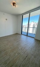 1111 SW 1st Ave, Unit 3522 in Miami, FL - Building Photo - Building Photo