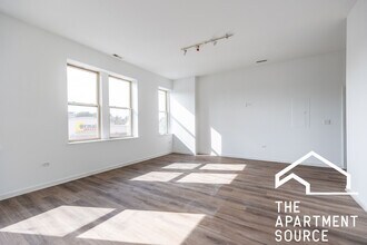 2700 W North Ave in Chicago, IL - Building Photo - Building Photo