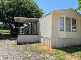 1620 E Reno Rd in Azle, TX - Building Photo
