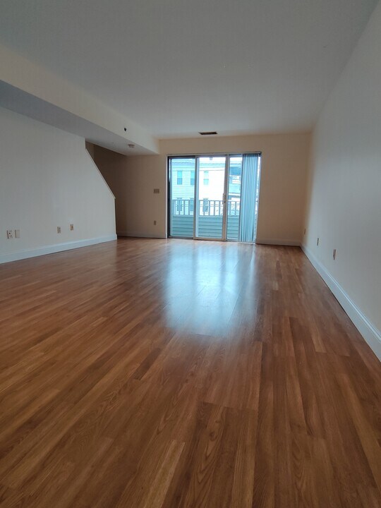 146 North Beacon St, Unit B4 in Boston, MA - Foto de edificio
