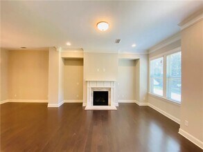 1815 Hislop Ln in Atlanta, GA - Building Photo - Building Photo