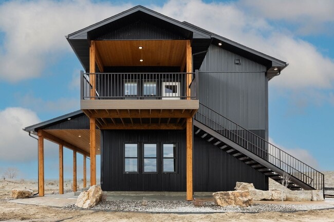 2422 E 2050 N in Hamer, ID - Building Photo - Building Photo