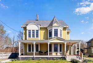 22 High St in Beacon, NY - Building Photo