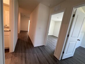 36033 Sunflower Hl Dr in Zephyrhills, FL - Building Photo - Building Photo