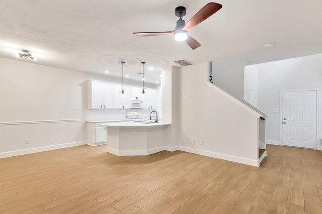 property at 131 Gallery Cove Ct