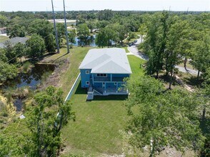 1033 Hammock Cir in Tarpon Springs, FL - Building Photo - Building Photo