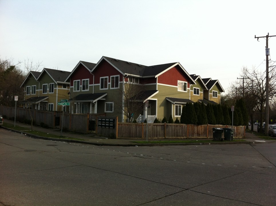 Morgan Station Townhomes in Seattle, WA - Building Photo