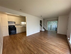 4810 W Wind Trail in Austin, TX - Foto de edificio - Building Photo