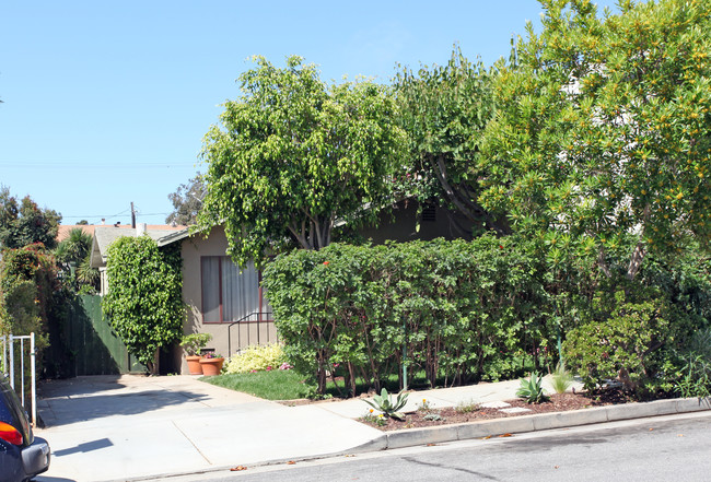 1040 18th St in Santa Monica, CA - Foto de edificio - Building Photo