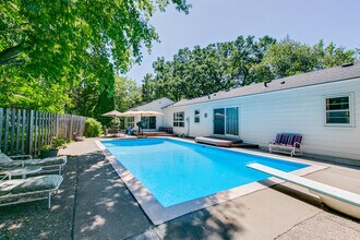 3300 Lee Ave N in Minneapolis, MN - Building Photo - Building Photo