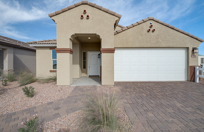 1740 E Fontana Dr in Casa Grande, AZ - Building Photo - Building Photo