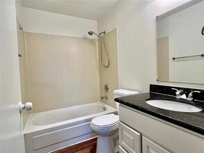 430 4th St SE in Auburn, WA - Building Photo - Building Photo