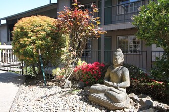 Nob Hill Apartments in Portland, OR - Building Photo - Building Photo