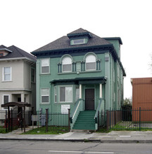 3015 Martin Luther King Jr Way in Oakland, CA - Building Photo - Building Photo