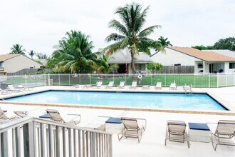 21900 SW 100th Pl in Cutler Bay, FL - Building Photo - Building Photo