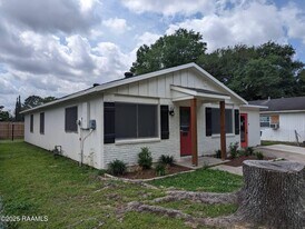 1137 Madeline Ave in Lafayette, LA - Building Photo