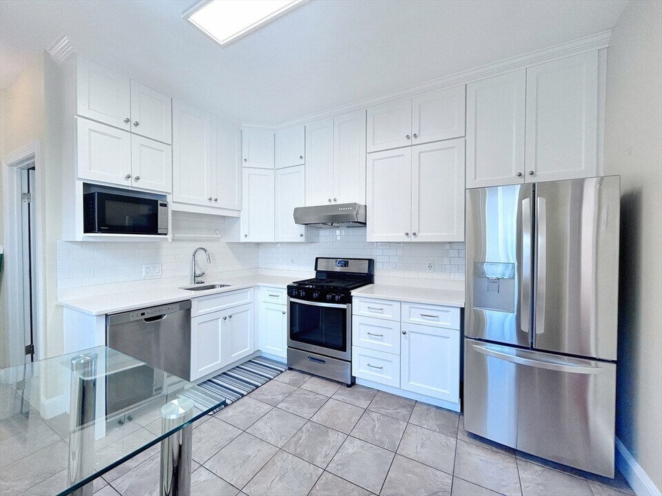 173 Pleasant St in Cambridge, MA - Building Photo