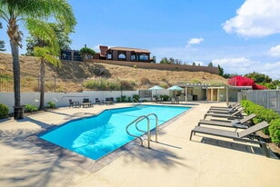 Bonita Cedars in Bonita, CA - Building Photo