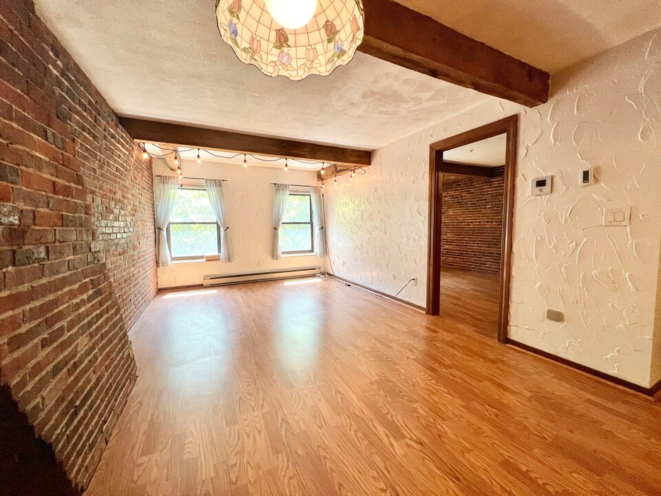 100 Commercial St, Unit 4 in Boston, MA - Foto de edificio