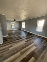 227 State St in Waterloo, IA - Foto de edificio - Building Photo